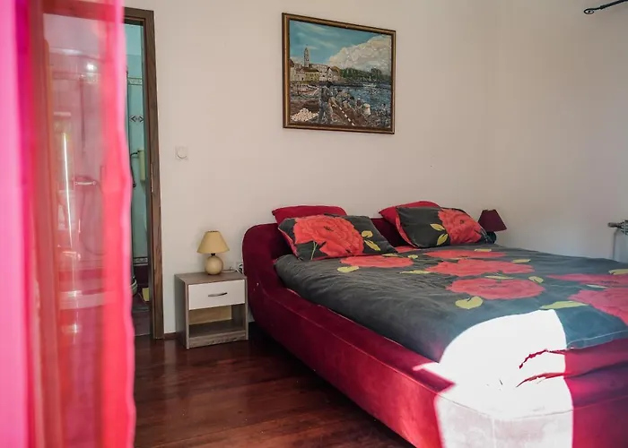 Apartment And Room Tacy
