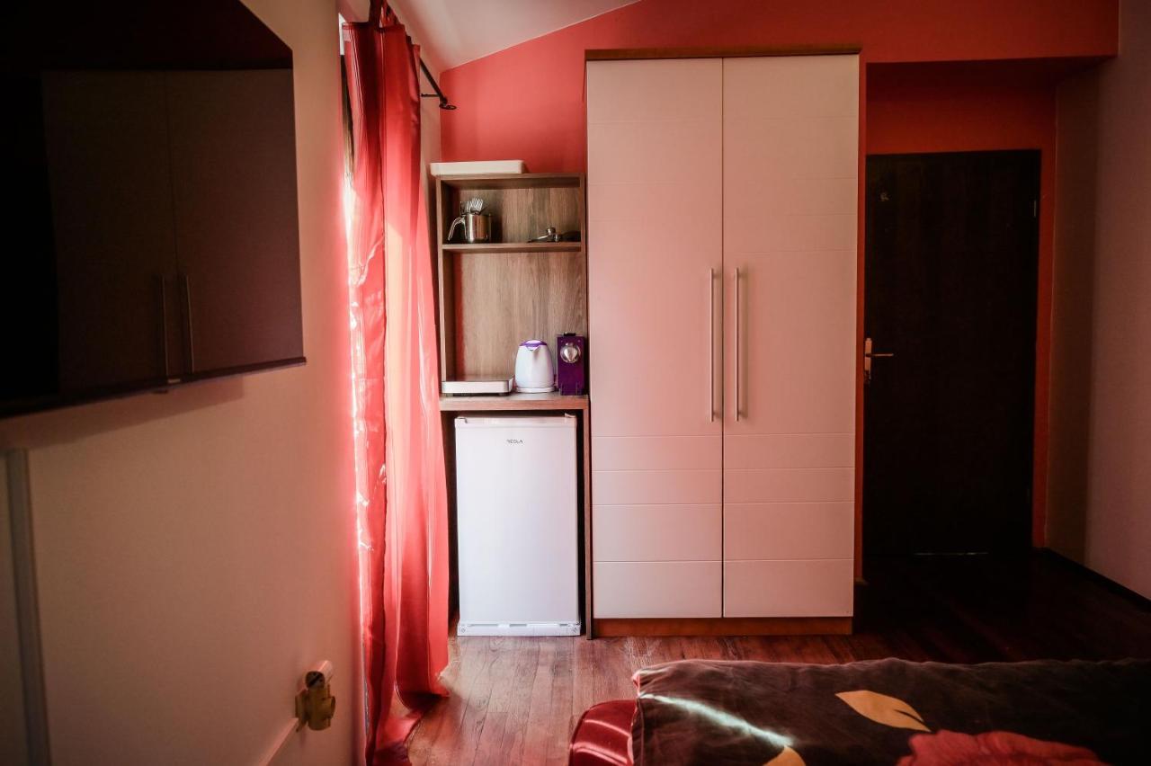 And Tacy Apartment *