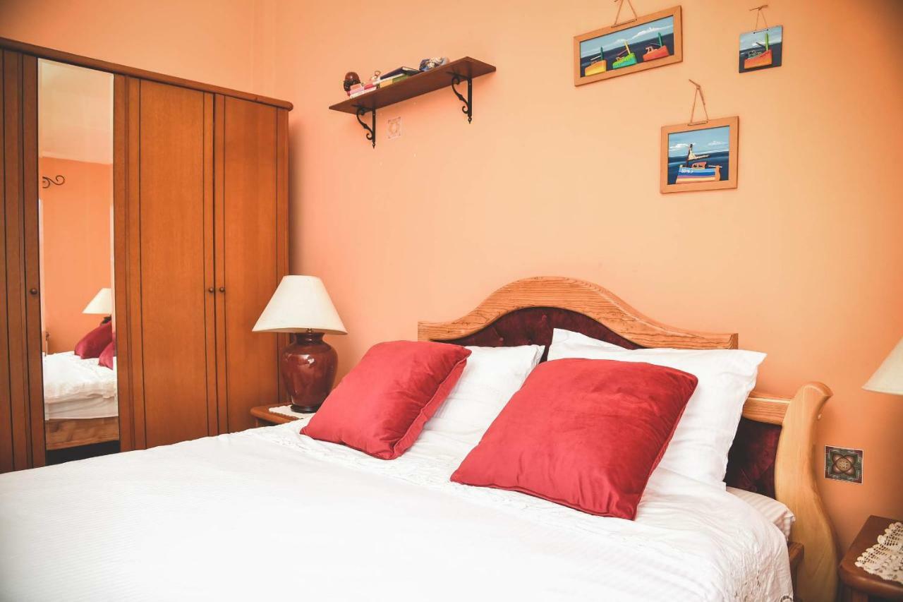 And Tacy Apartman